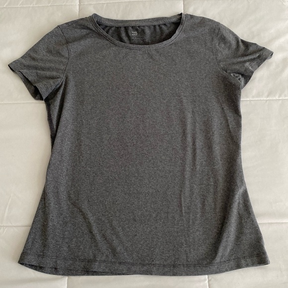 All in Motion. Gray shirt. Athletic. Size XS - Picture 1 of 3
